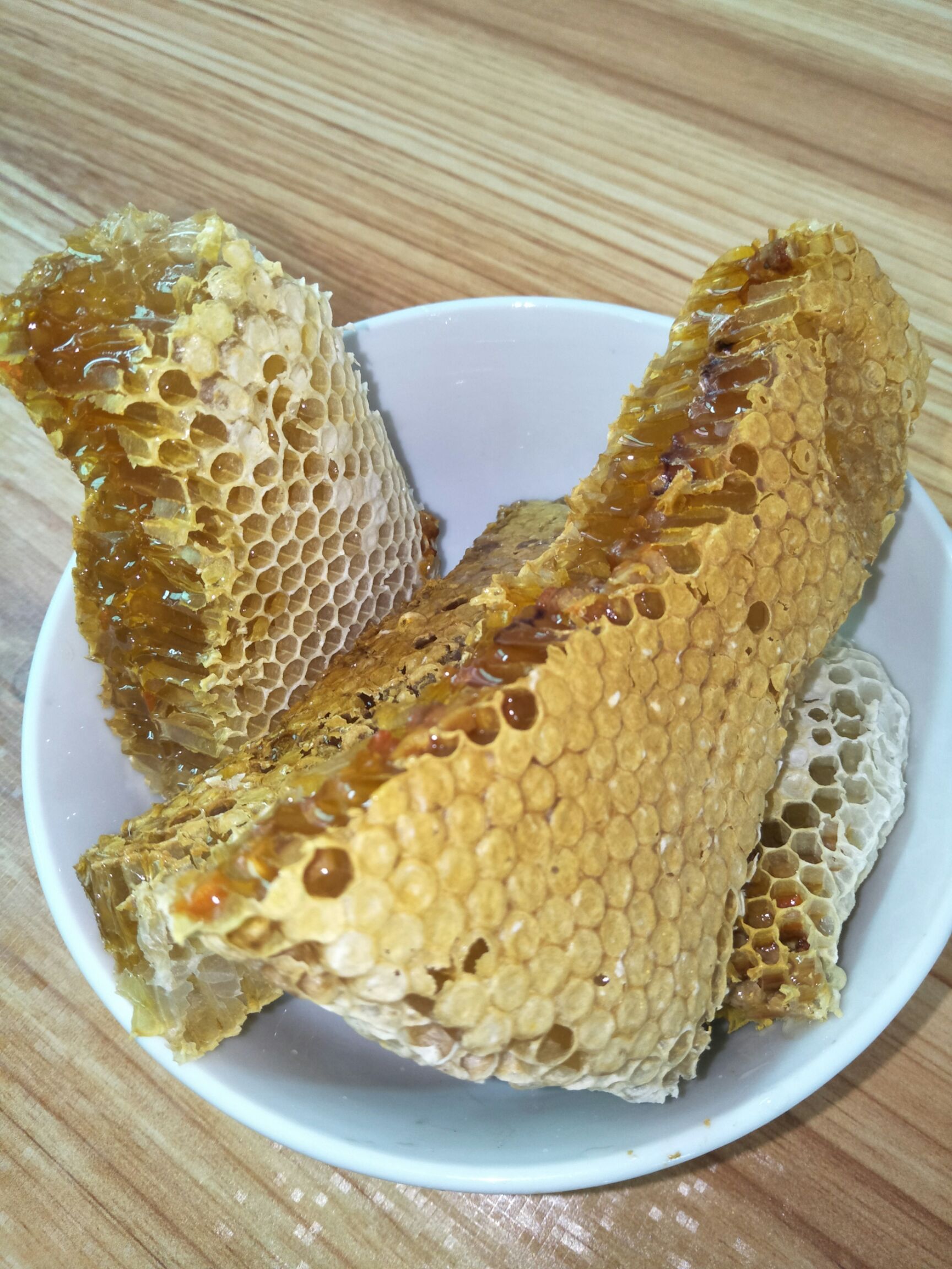 农村放养天然纯正百花蜂蜜