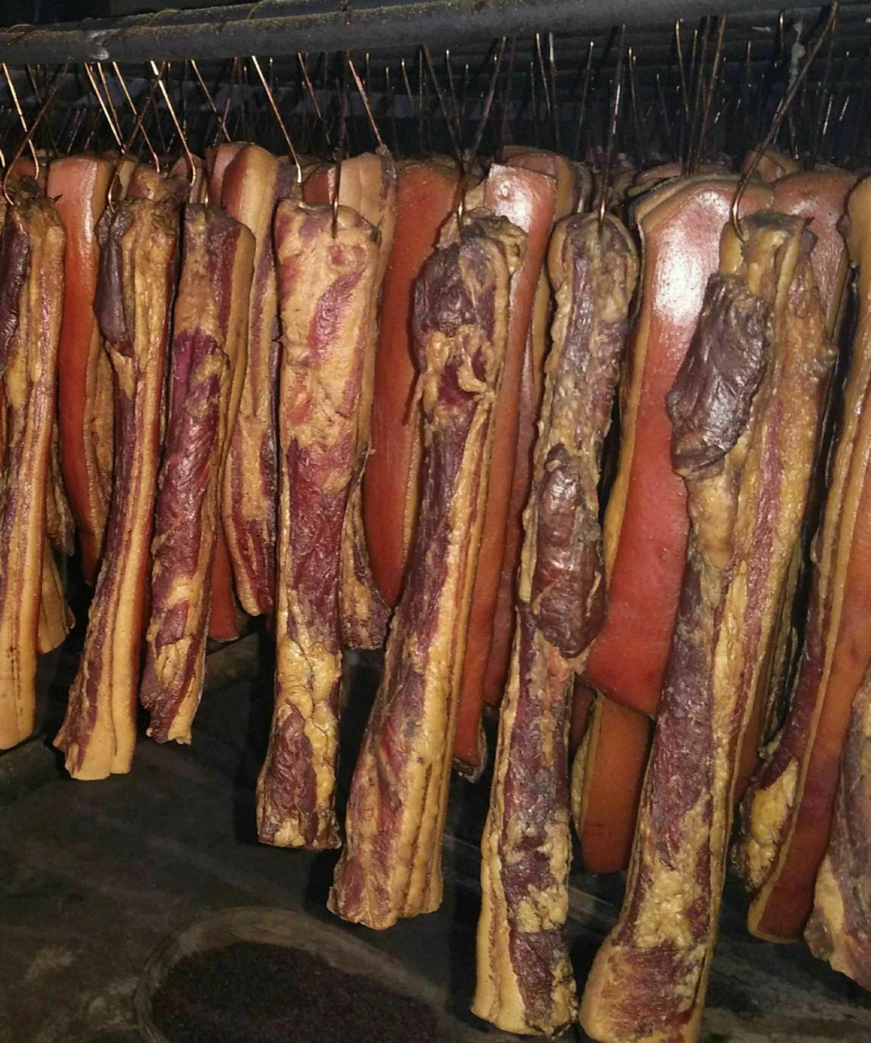 重庆腊肉 炕坊腊味:100%重庆地方土猪鲜肉加工的高端腌腊制品!