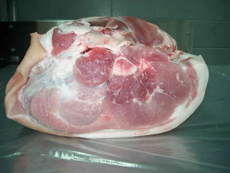 18℃ 商品详情 加拿大进口后腿肉,三只腿一箱装,35公斤,70斤左右一箱