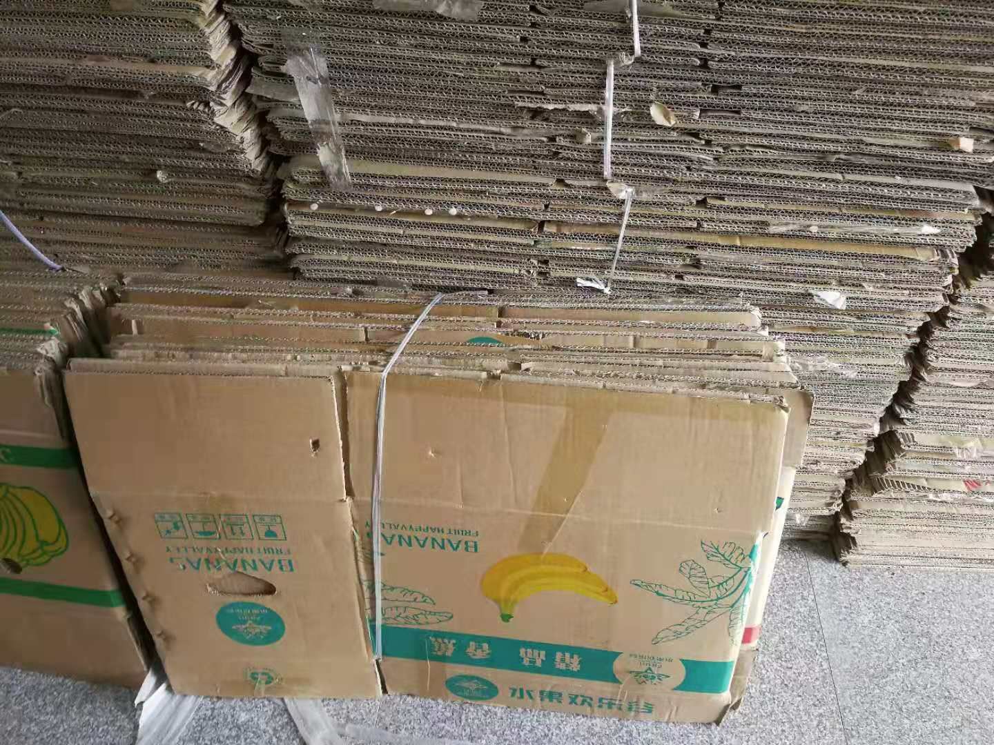 大量出售香蕉箱子