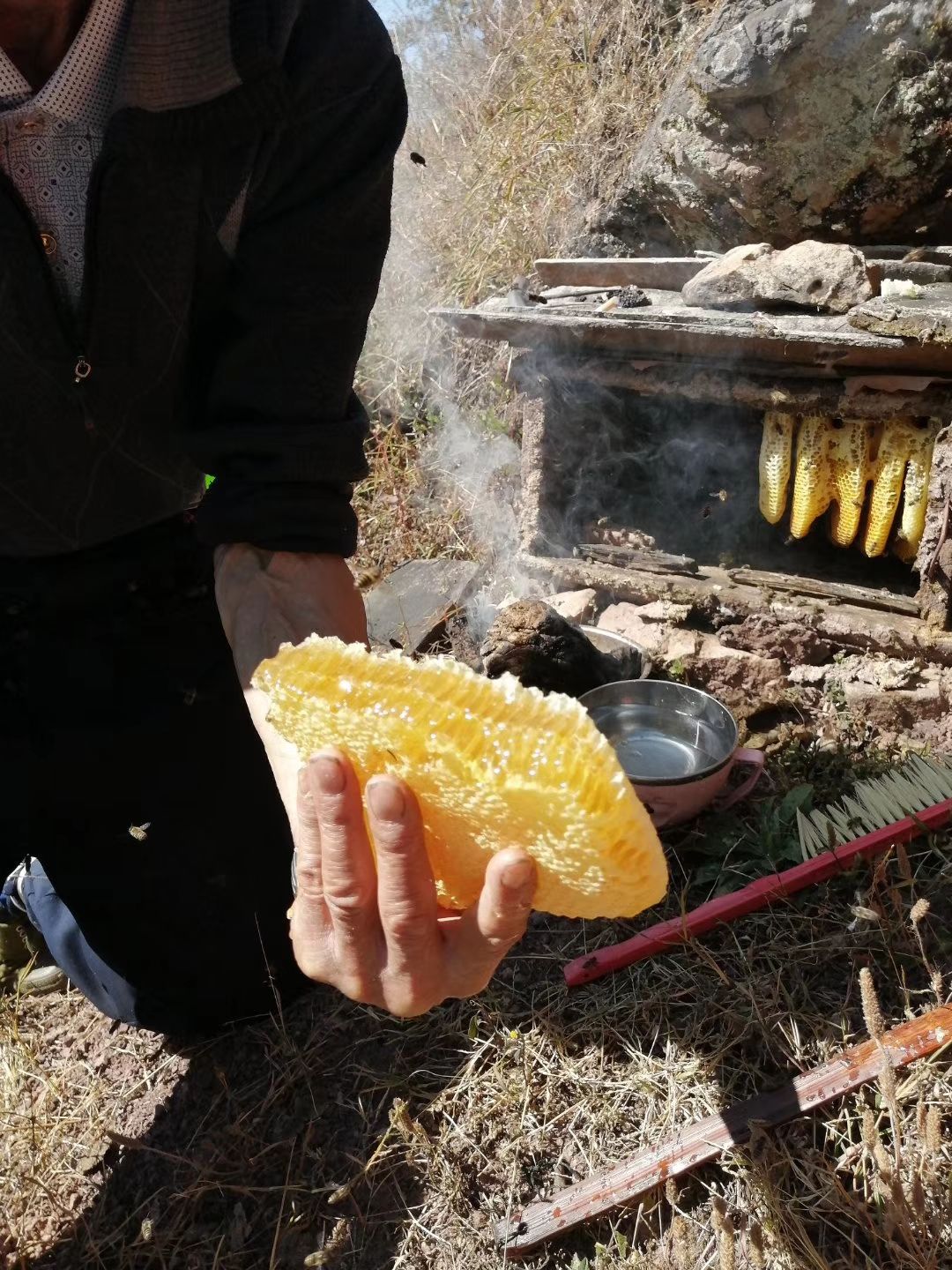 云南大理巍山彝族回族自治县 野生蜂蜜