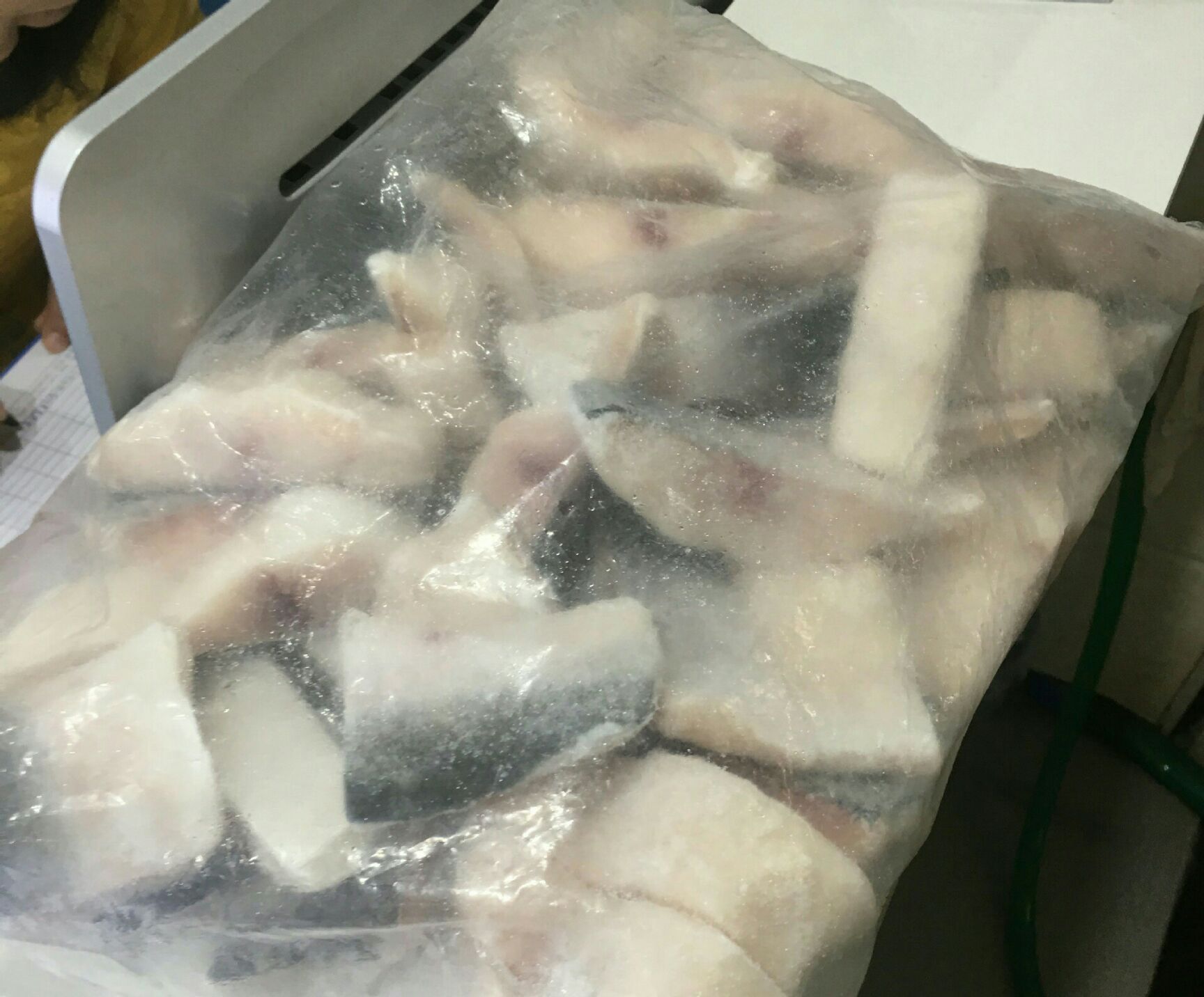 冷冻巴沙鱼 越南特色鱼巴沙鱼块带皮巴沙鱼块巴沙鱼段龙利鱼块20斤/箱