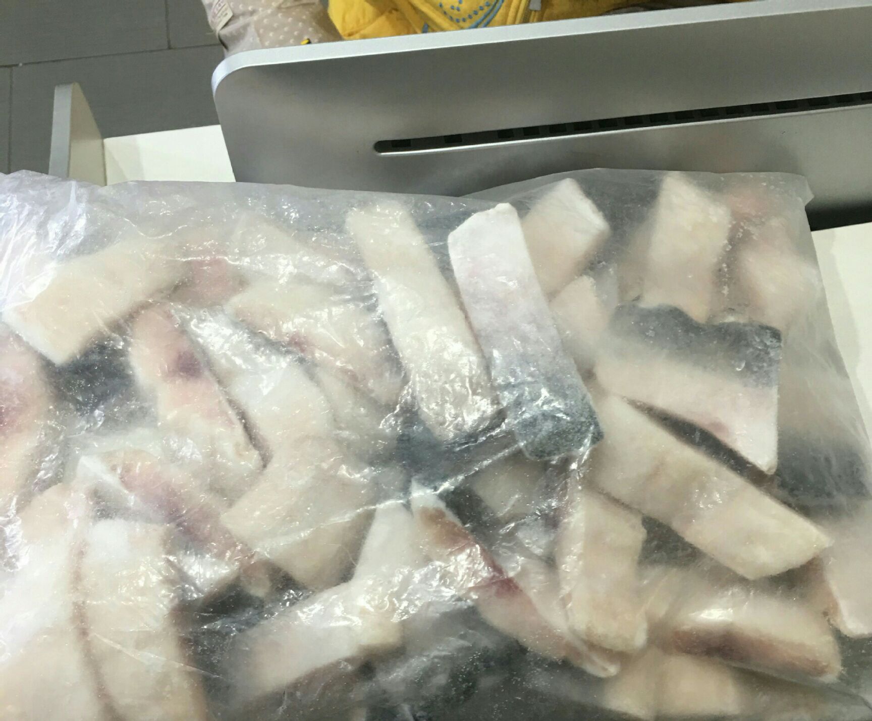 冷冻巴沙鱼 越南特色鱼巴沙鱼块带皮巴沙鱼块巴沙鱼段龙利鱼块20斤/箱