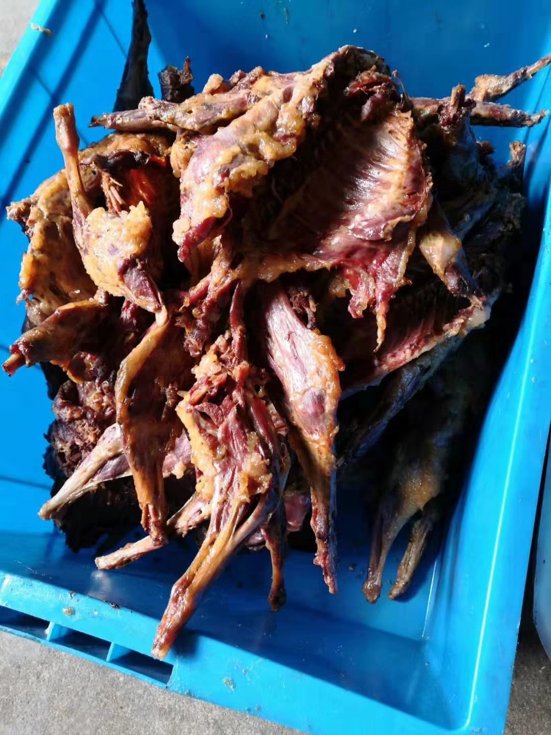 狍子肉:鲜肉8块,腊肉20