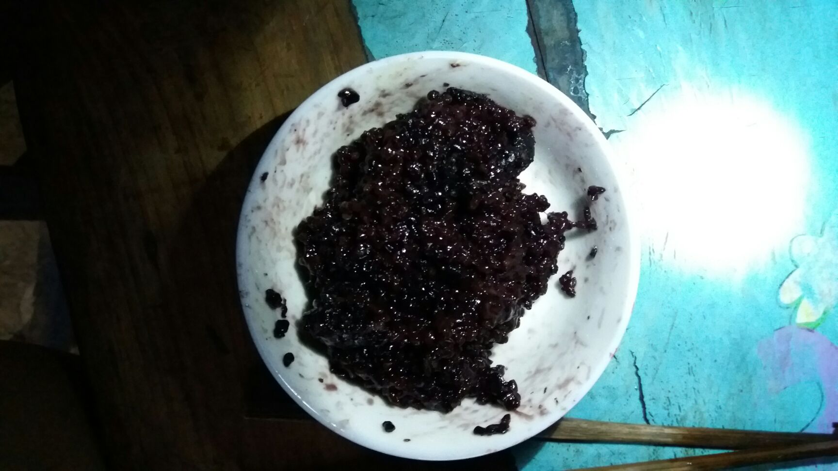 我这地处高山大山沟生产的黑糯米谷子主要是自己吃吃不完才