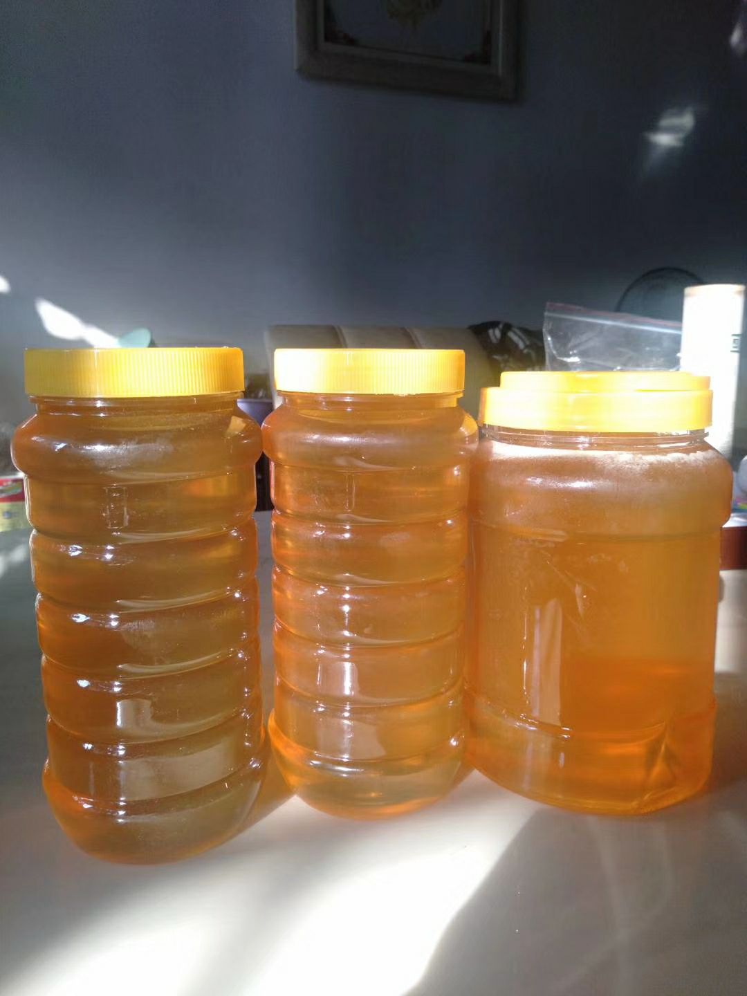 正宗土蜂蜜,来自湖南桃江罗溪瀑布深山,如假包换.