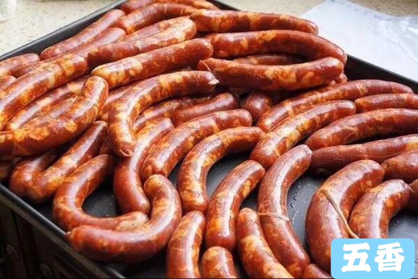 纯肉香肠 小本生意春节即将来临需要买腊肠的到我这来买新鲜五花肉制