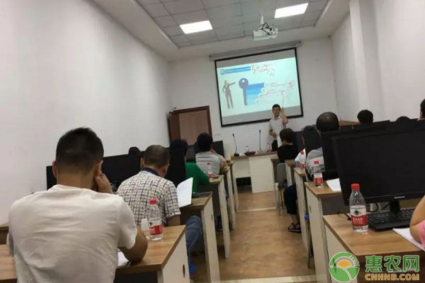 息烽县：供销社举办电子商务培训班，促进精准脱贫攻坚