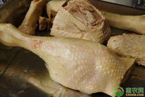 鹅肉和什么一起炖好吃