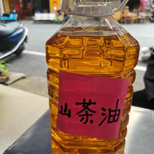 桂平市山茶油，茶油种植没有喷农药也没有施肥，真正