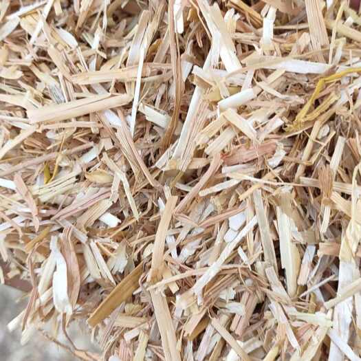 小麦秸秆、牛羊草料、除尘、过滚筒，过筛、无霉变。