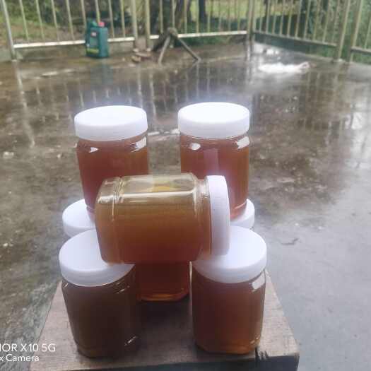 丹寨县蜂蜜一年一季纯野生百花蜜，该产品可以美颜。