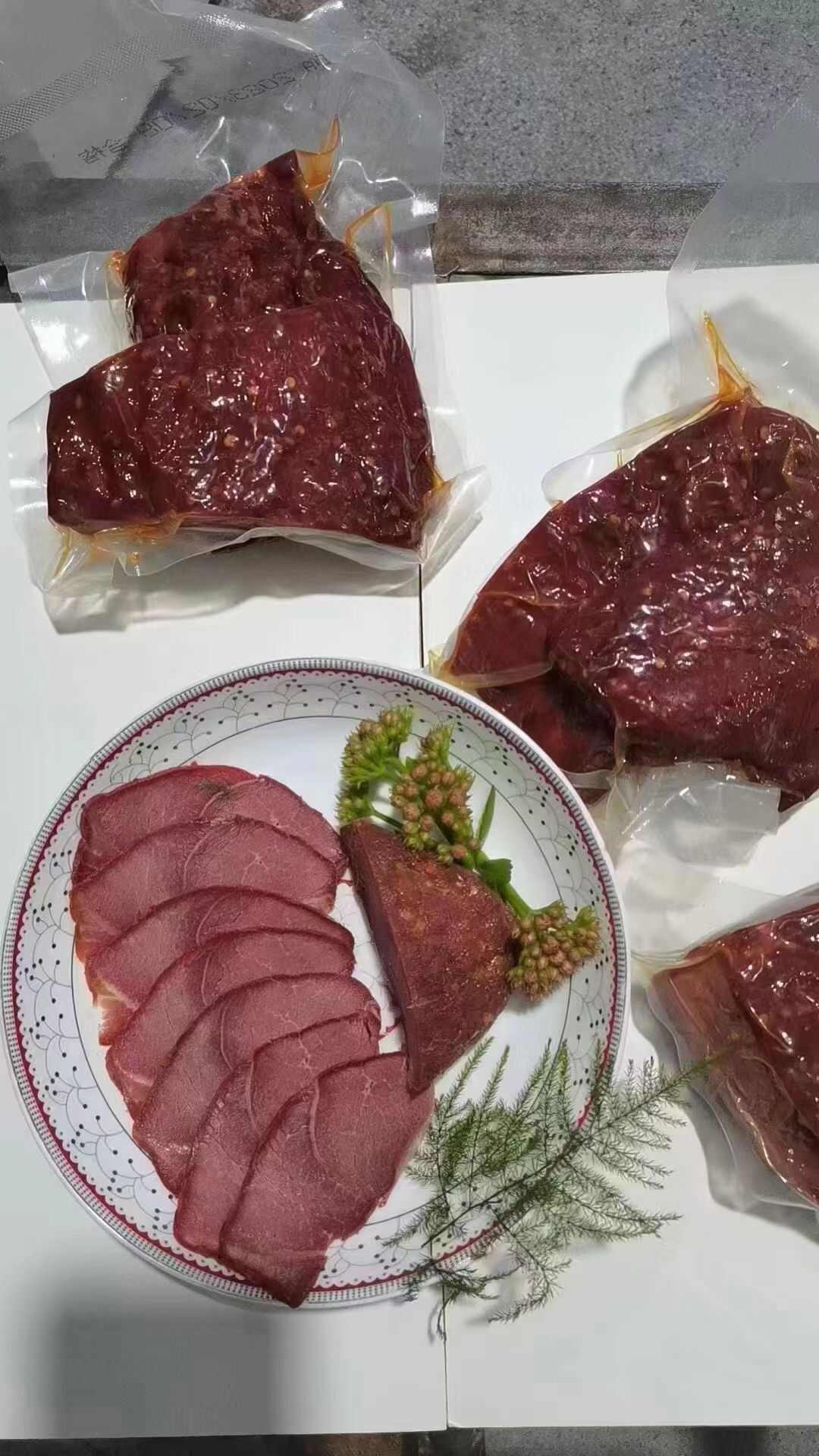 品质酱香肉，肉质紧实不漏真空，老厂货味道好