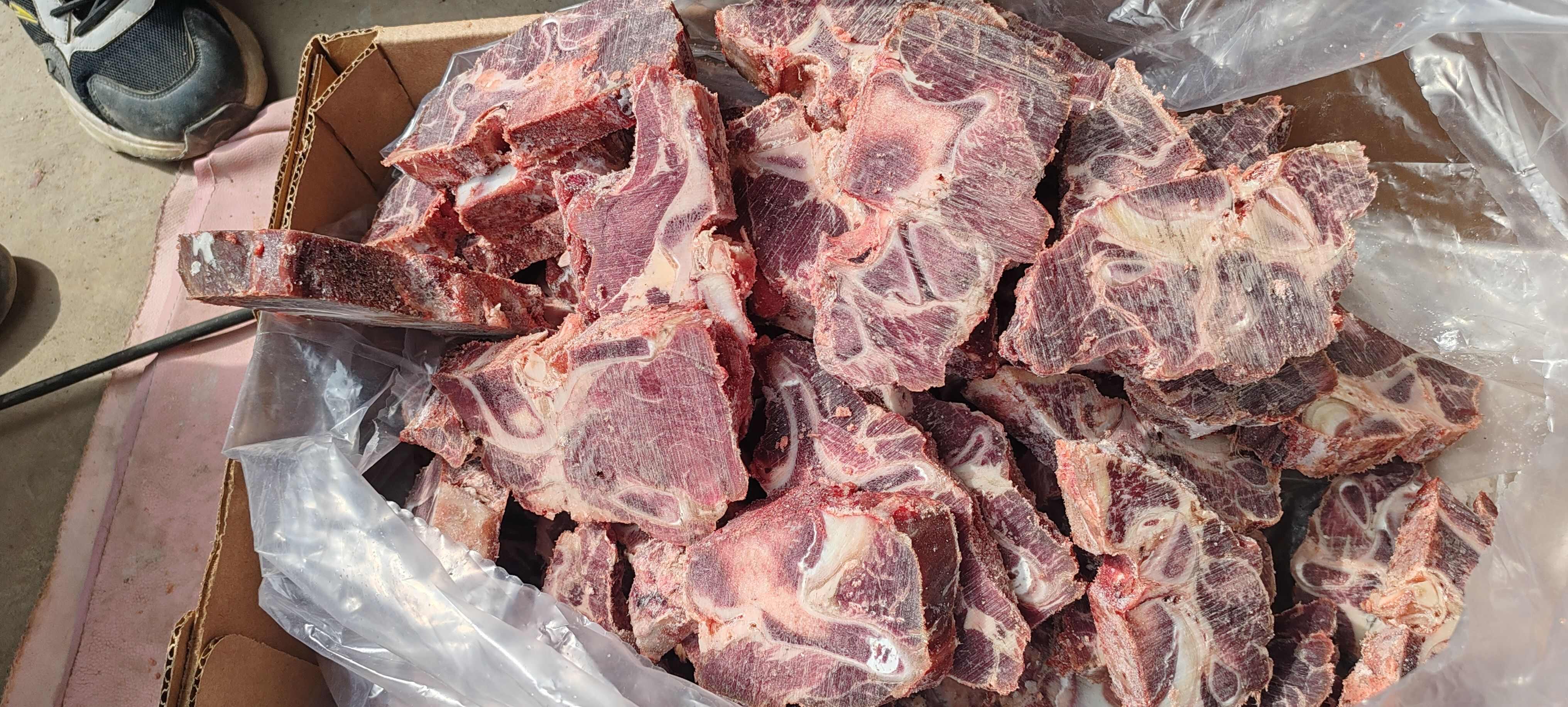 满肉牛脖骨