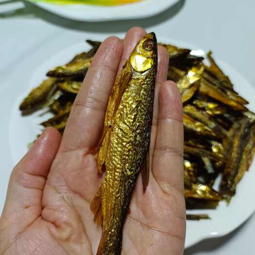 资兴市东江湖烟熏刁子鱼干湖南特产干鱼白条标杆子柴火烟熏鱼火焙鱼