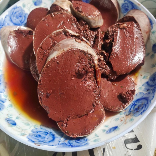 新民市鸿军血肠创始人王红军，传统工艺配方，精选新鲜食材，口味纯正，