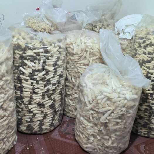 织金县红托竹荪黑头 白货 价格给低价。走量