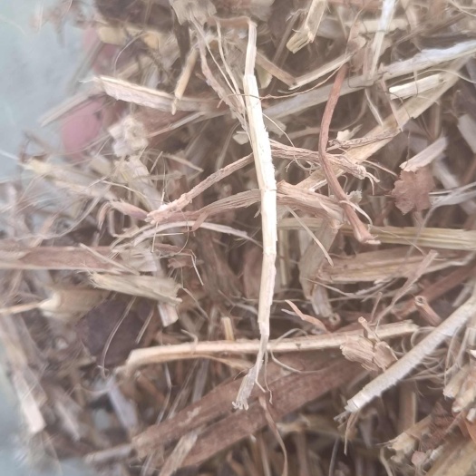 花生秧正在加工中。需要的老板请联系。