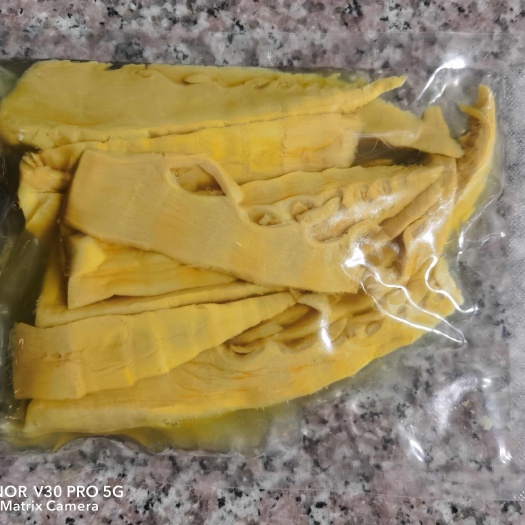 昆明西双版纳碳烤干巴笋