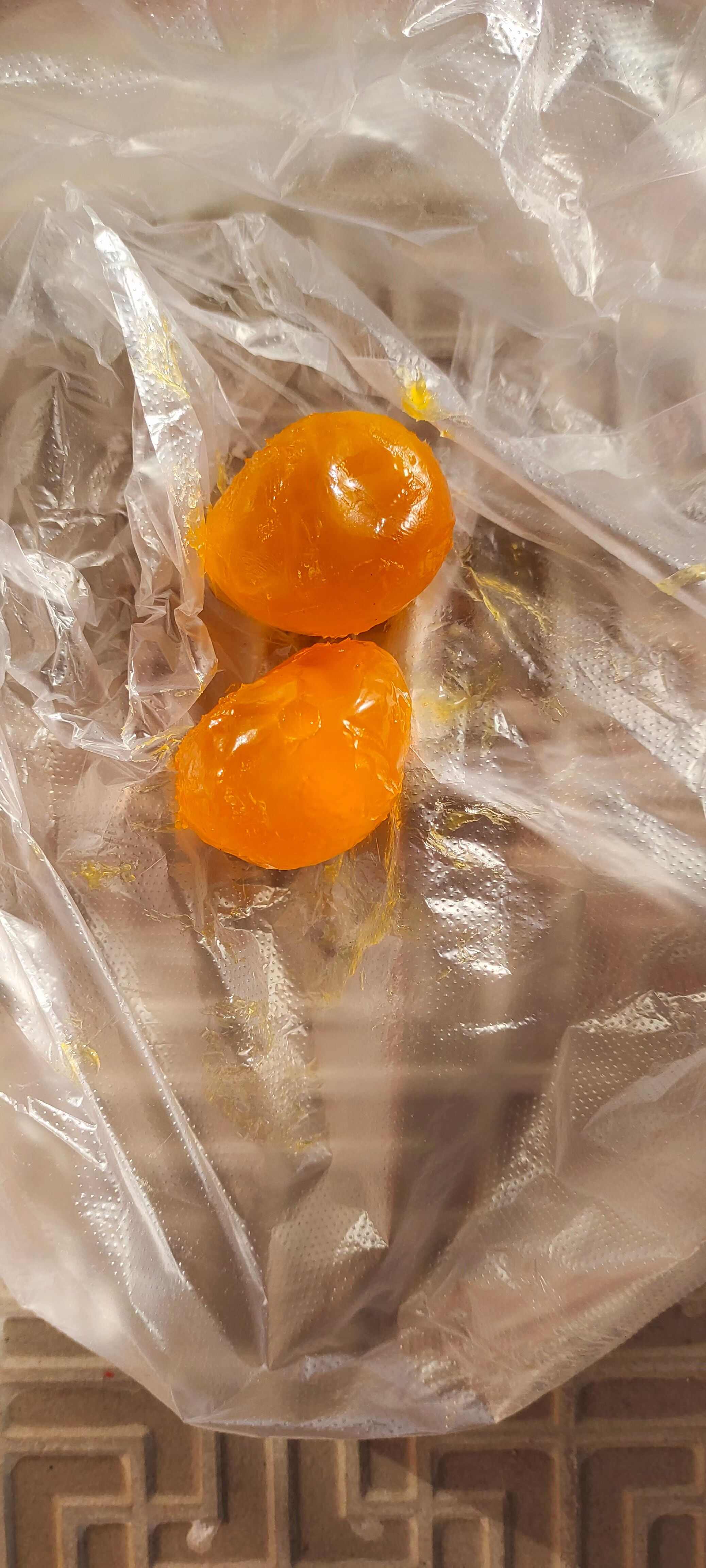 咸蛋黄，手挑精选，起沙流油无异味，香味浓郁，保证品质