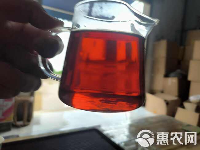 云南古树普洱熟茶8克小饼，非常方便，随拆随泡