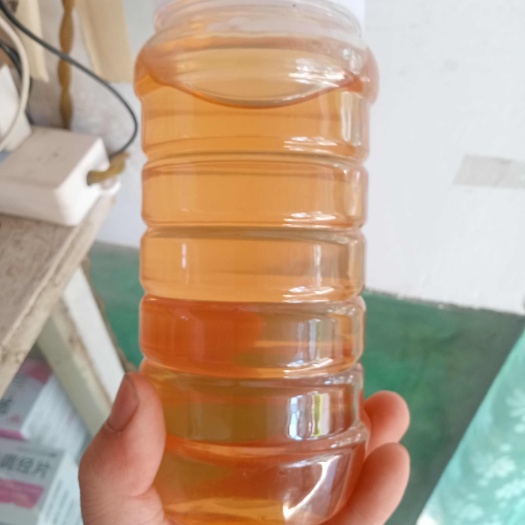 喀左县现在的蜂蜜是个槐花蜜，下半年是荆条蜜，都是新鲜的，