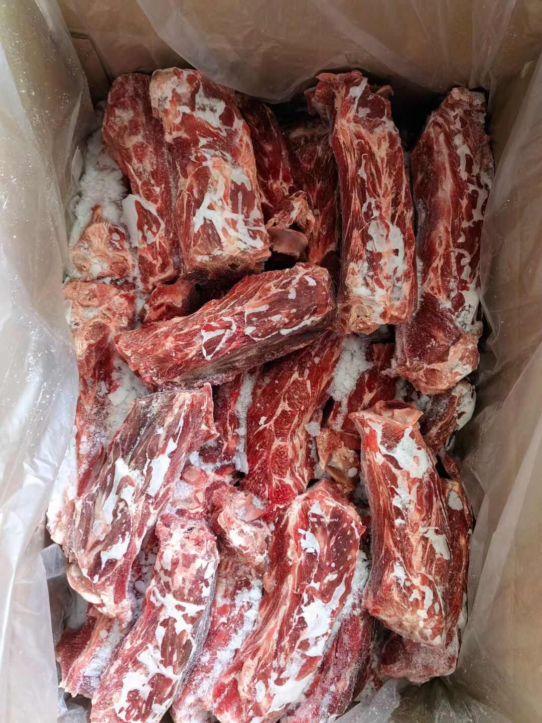 满肉羔羊脖骨，肉多，现货，一手货源，货源稳定。