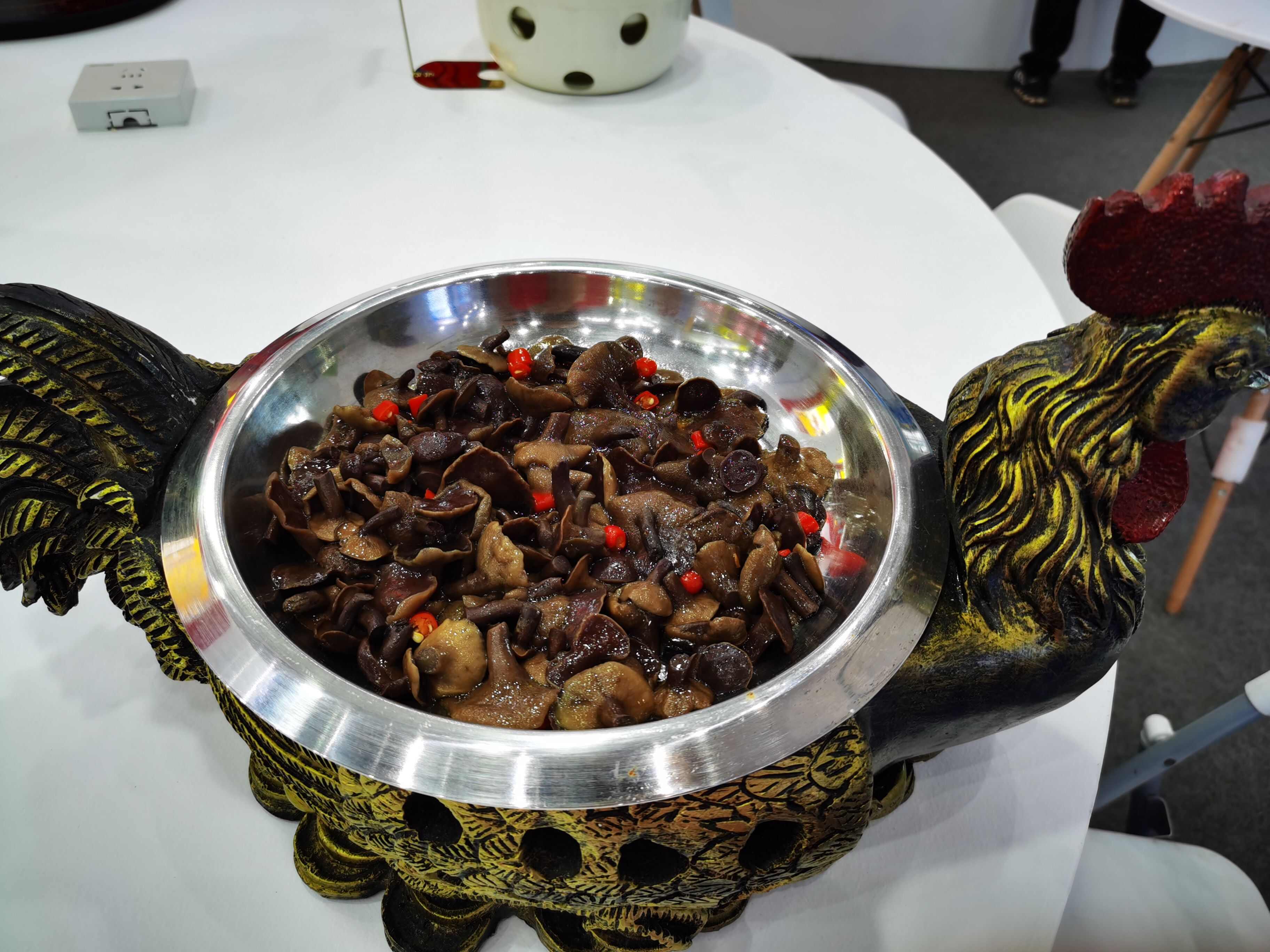 云南红牛肝菌罐装无防腐剂，一件30罐，每罐430g