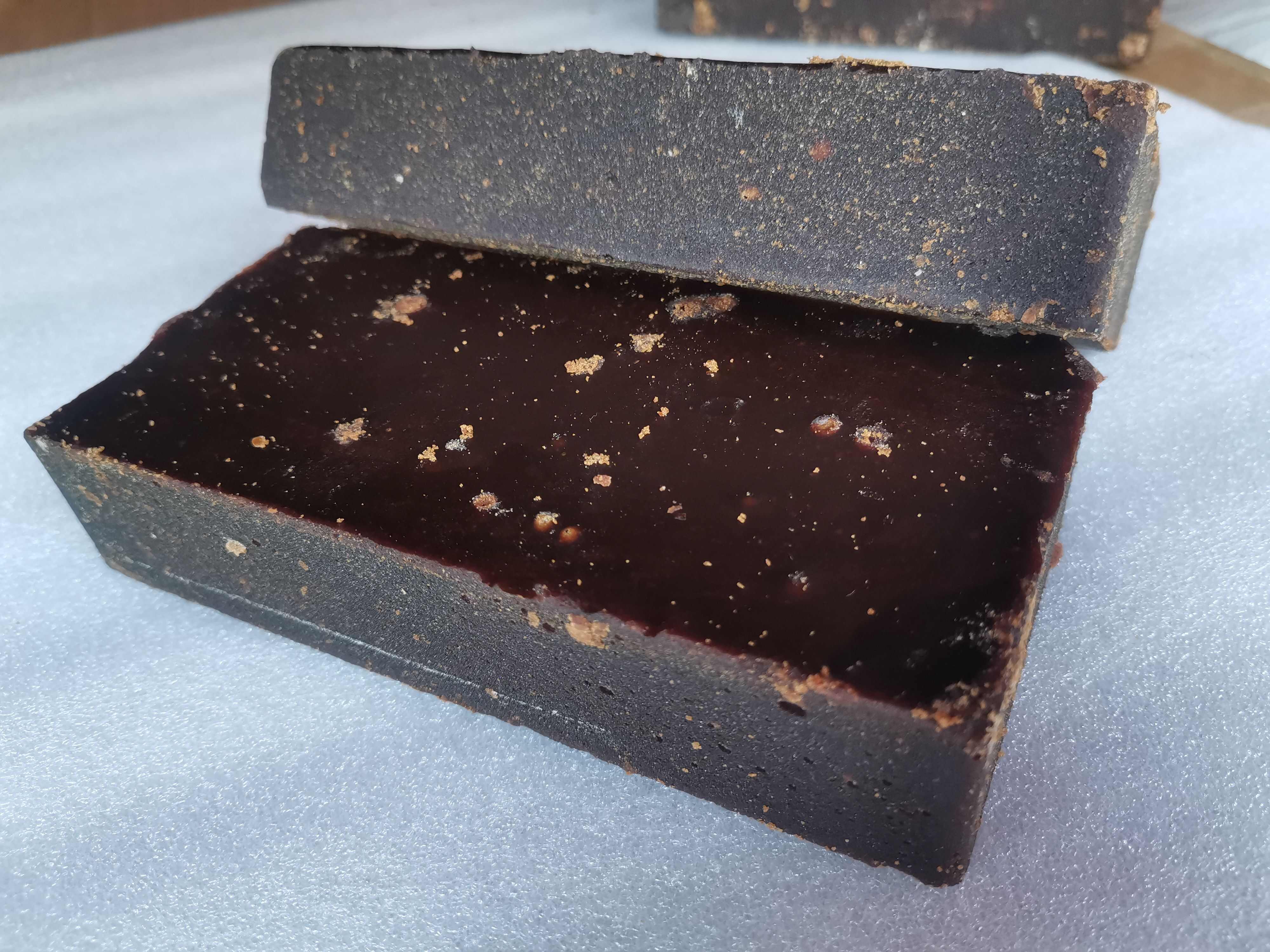 云南甘蔗传统手工红糖老黑糖土红糖块黑片糖酵素月子