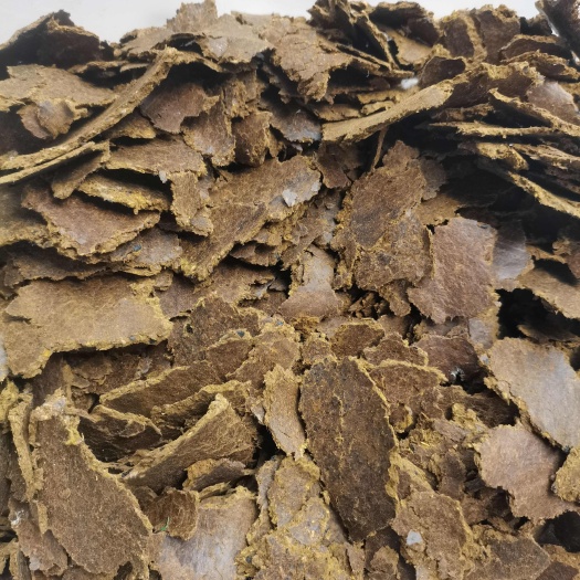 棉籽饼高含有机质和微量元素，疏松土壤，改善果子品质