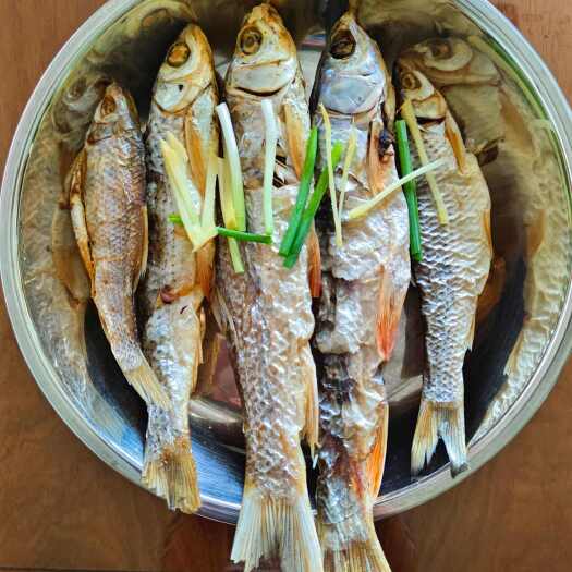 四会市西江河干鱼传统手工制作味道鲜美全年有货供应，欢迎品尝来电咨询