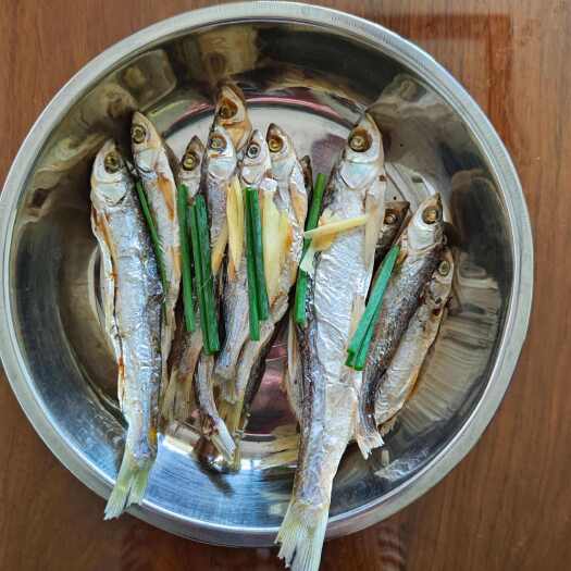 四会市林刀鱼干来自西江河鱼特点鱼干的口感好特别有鱼鲜味全年有货