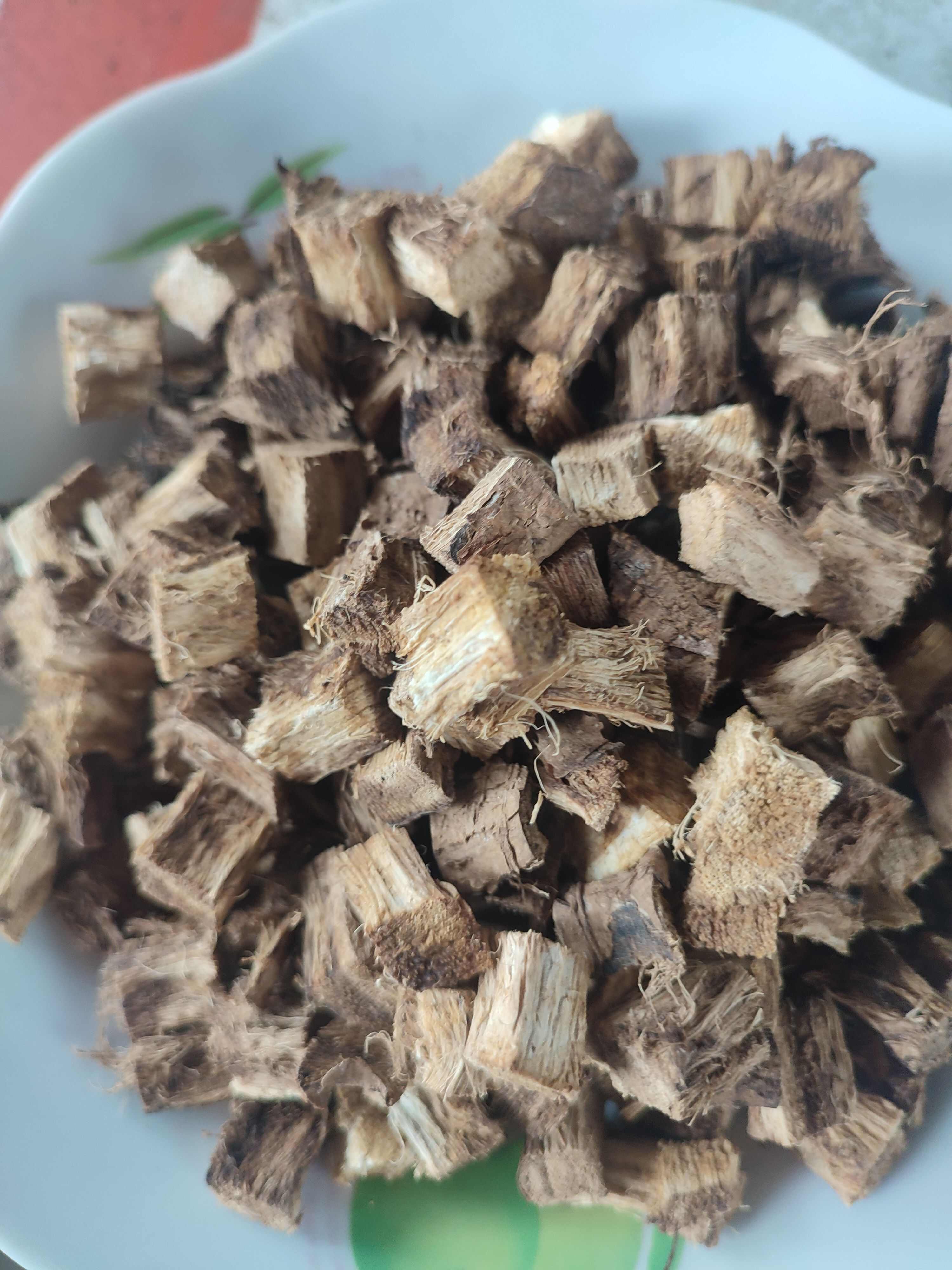 大別山純野生柴葛根丁，十年以上的老葛根切丁烘干