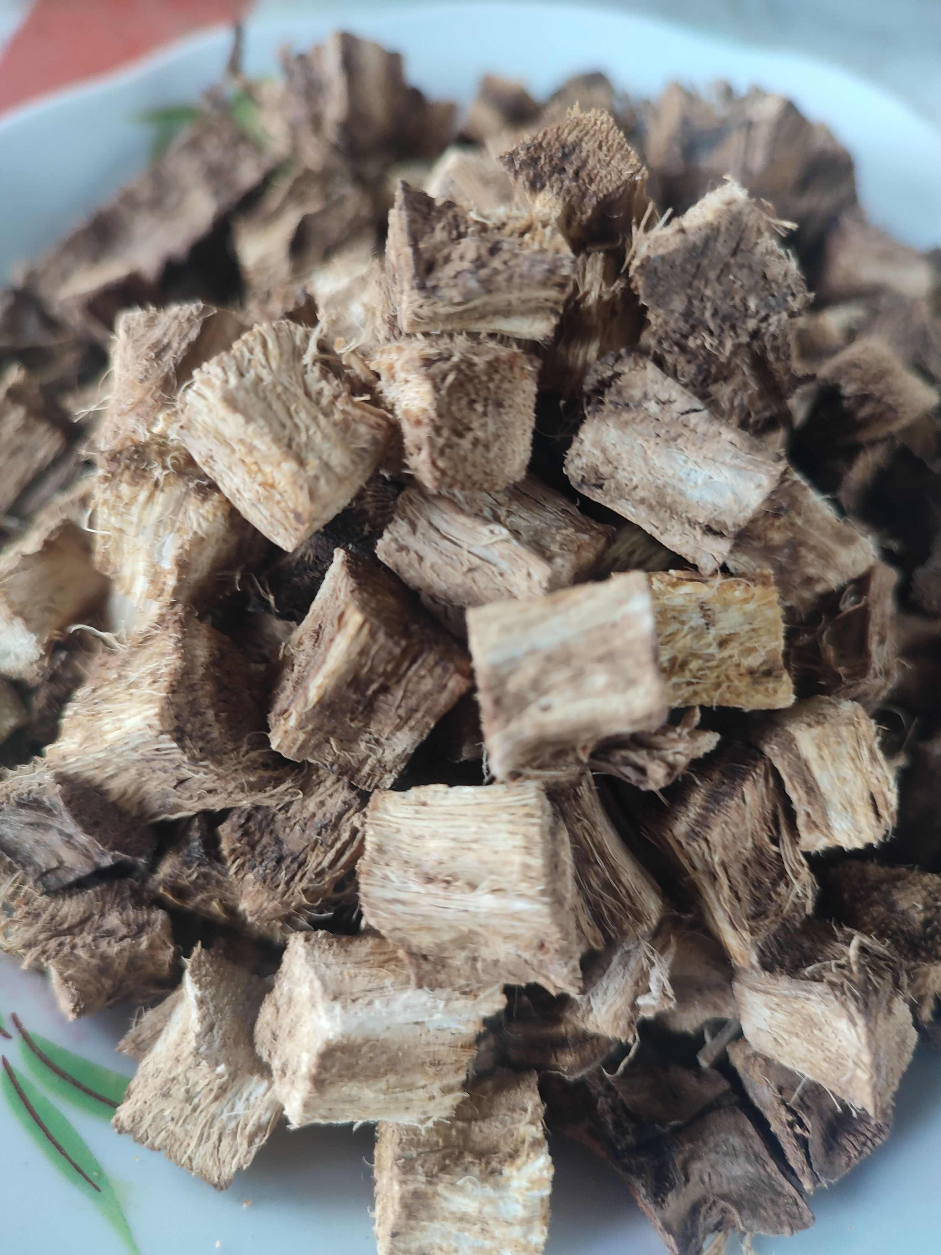 大別山純野生柴葛根丁，十年以上的老葛根切丁烘干