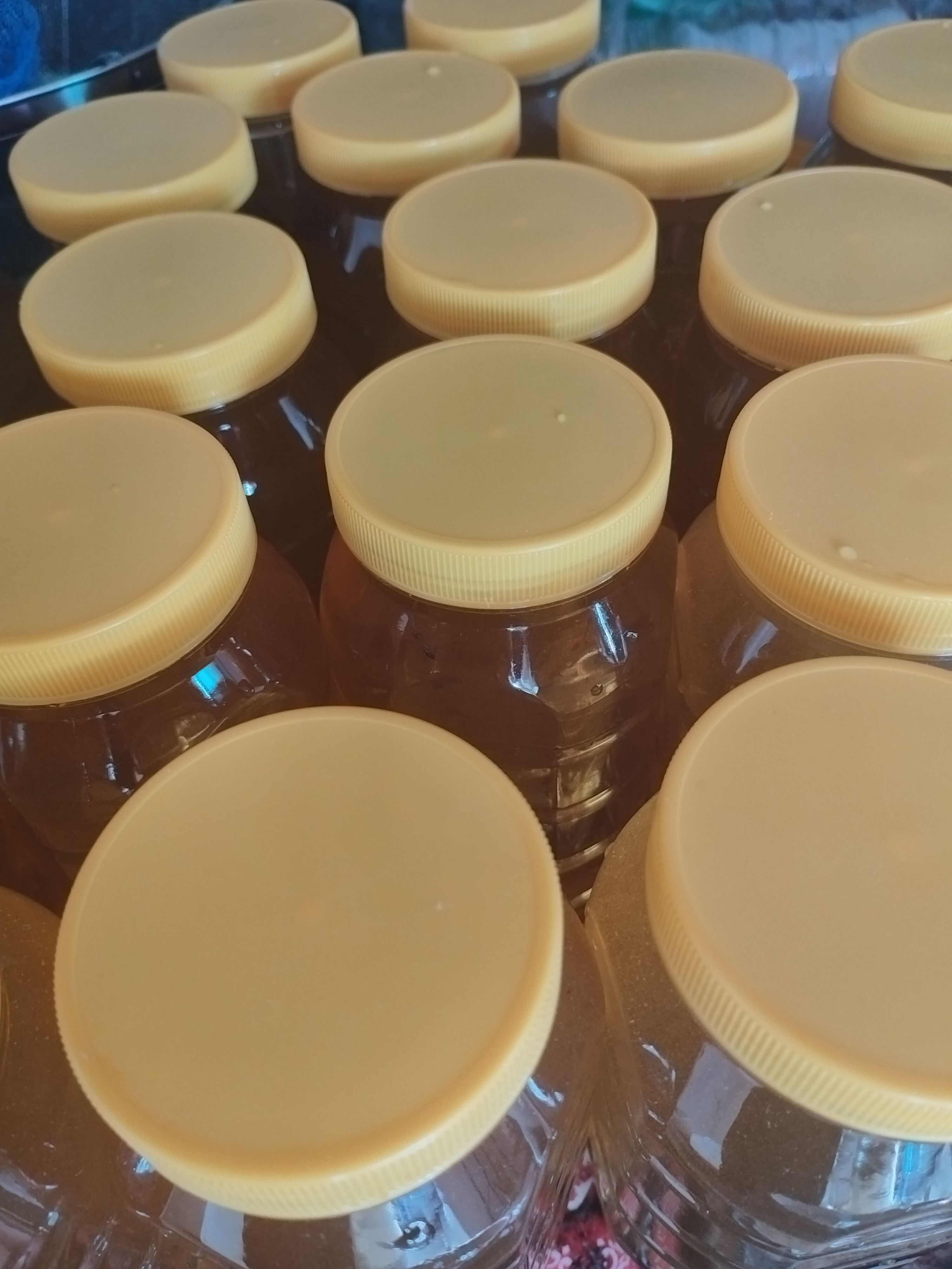 蜂蜜放二十年(蜂蜜20年了没打开还能喝吗)