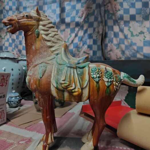 北京下乡收的老货 唐三彩 马品相基本完好，尾巴如图可拆卸能装上