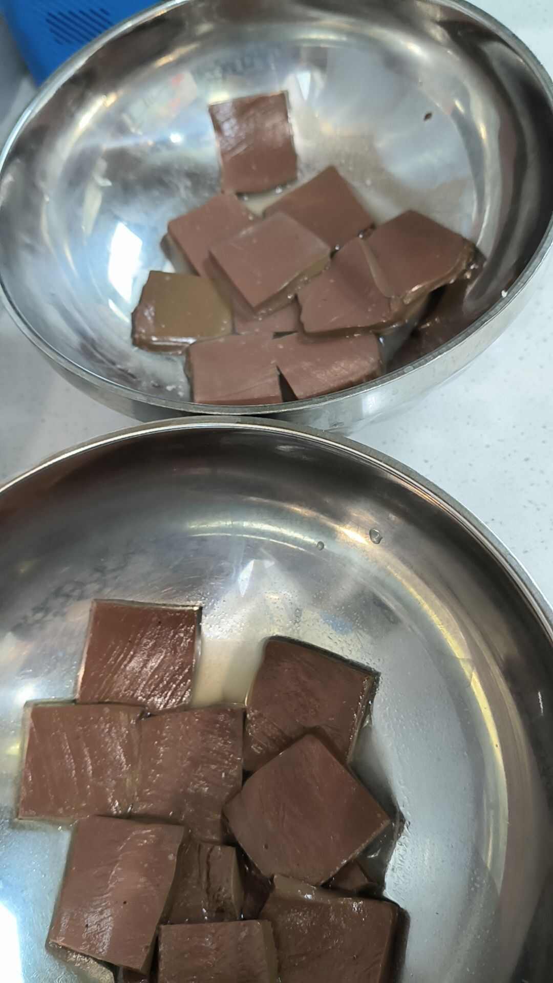 华英红膜鸭血
