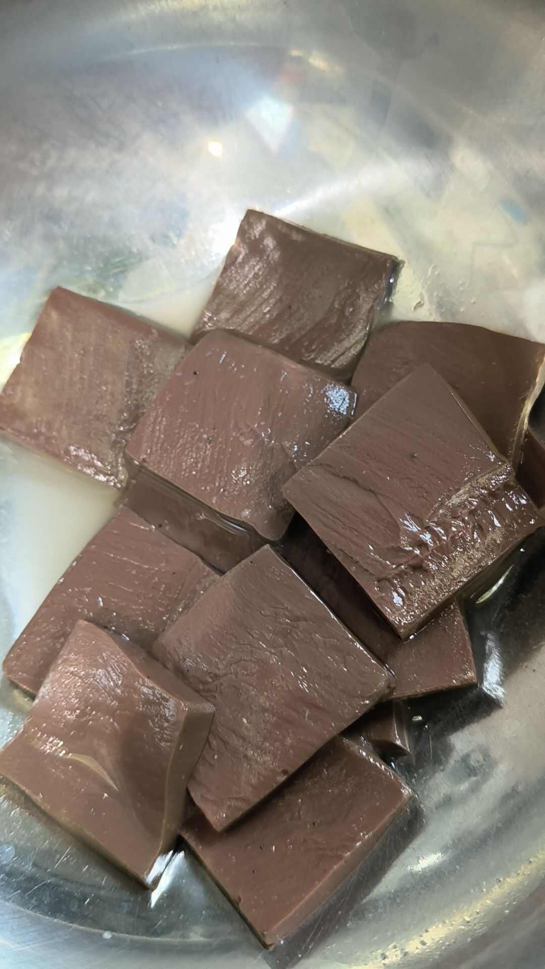 华英红膜鸭血