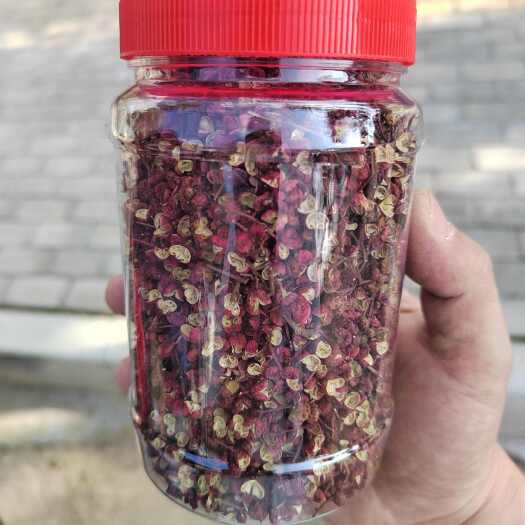 定西通渭花椒是通渭县的特色农产品，具有诸多优点：1