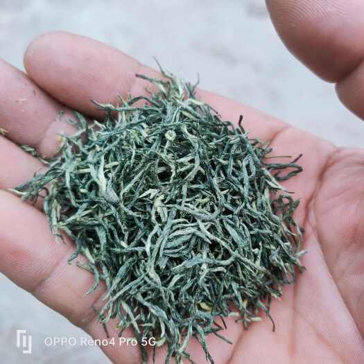 洪雅县毛尖绿茶清香谜人，汤色绿黄明亮，鲜爽回甘生津，花香浓醇
