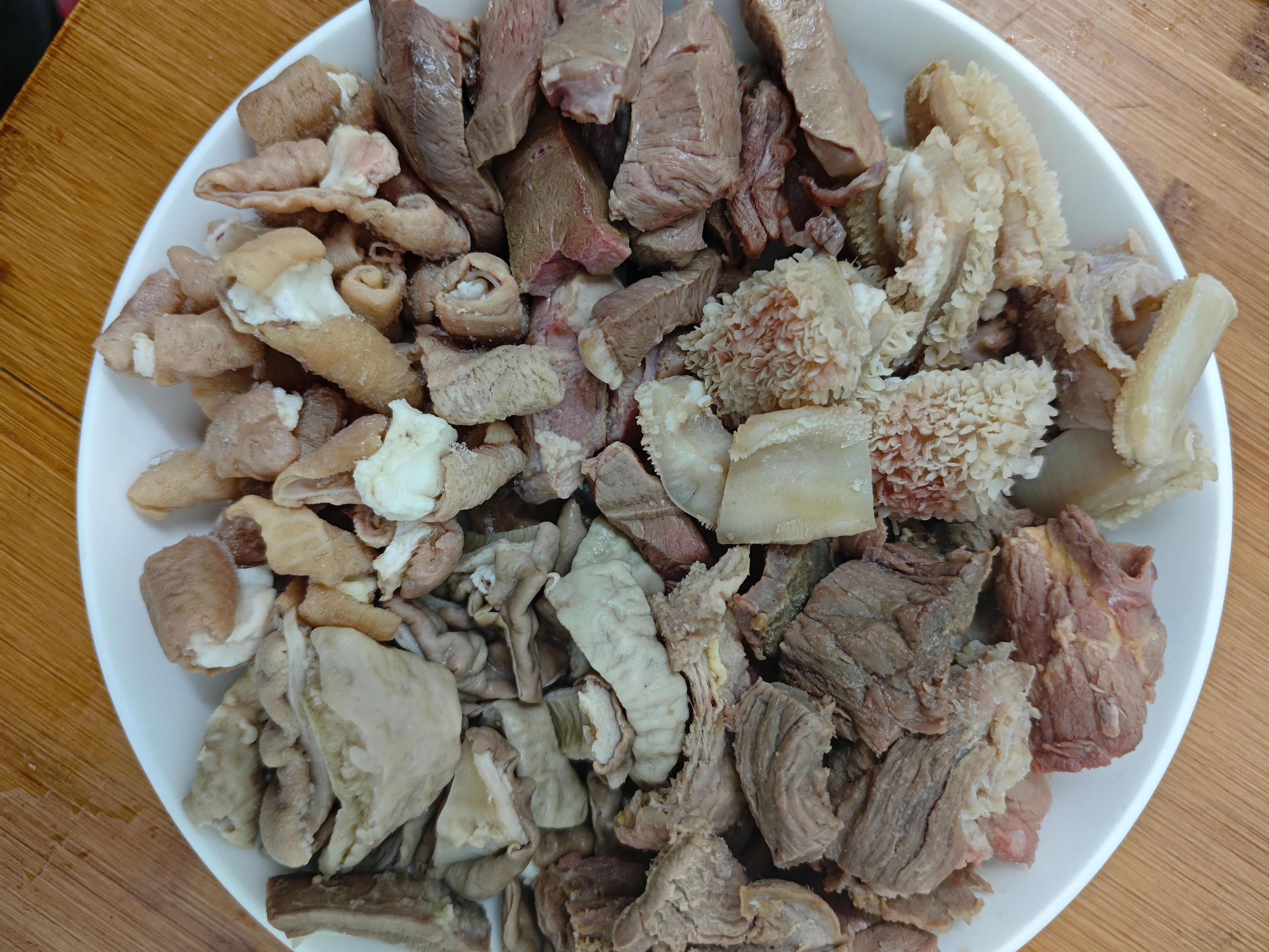 精品牛杂（可根客户需求定做）无牛肝、牛肺、牛皮丝，源头直售。