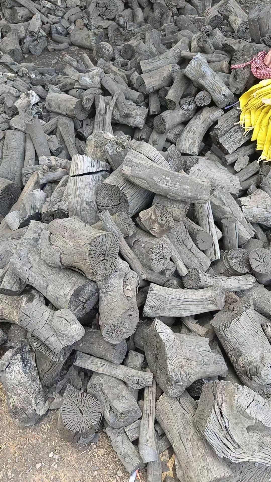广西荔枝木炭烧烤果木碳木炭烧烤专用碳户外烧烤炭碳烤炉批发