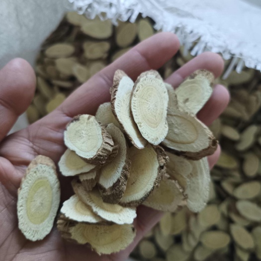 应县黄芪现货，供应量大，规格多样。品质好。
