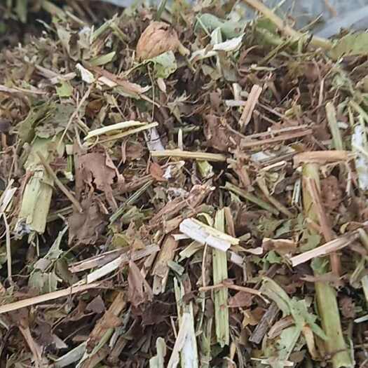 淮滨县当地特产花生秧小草，无土无膜，牛马羊兔饲料的最好选择。