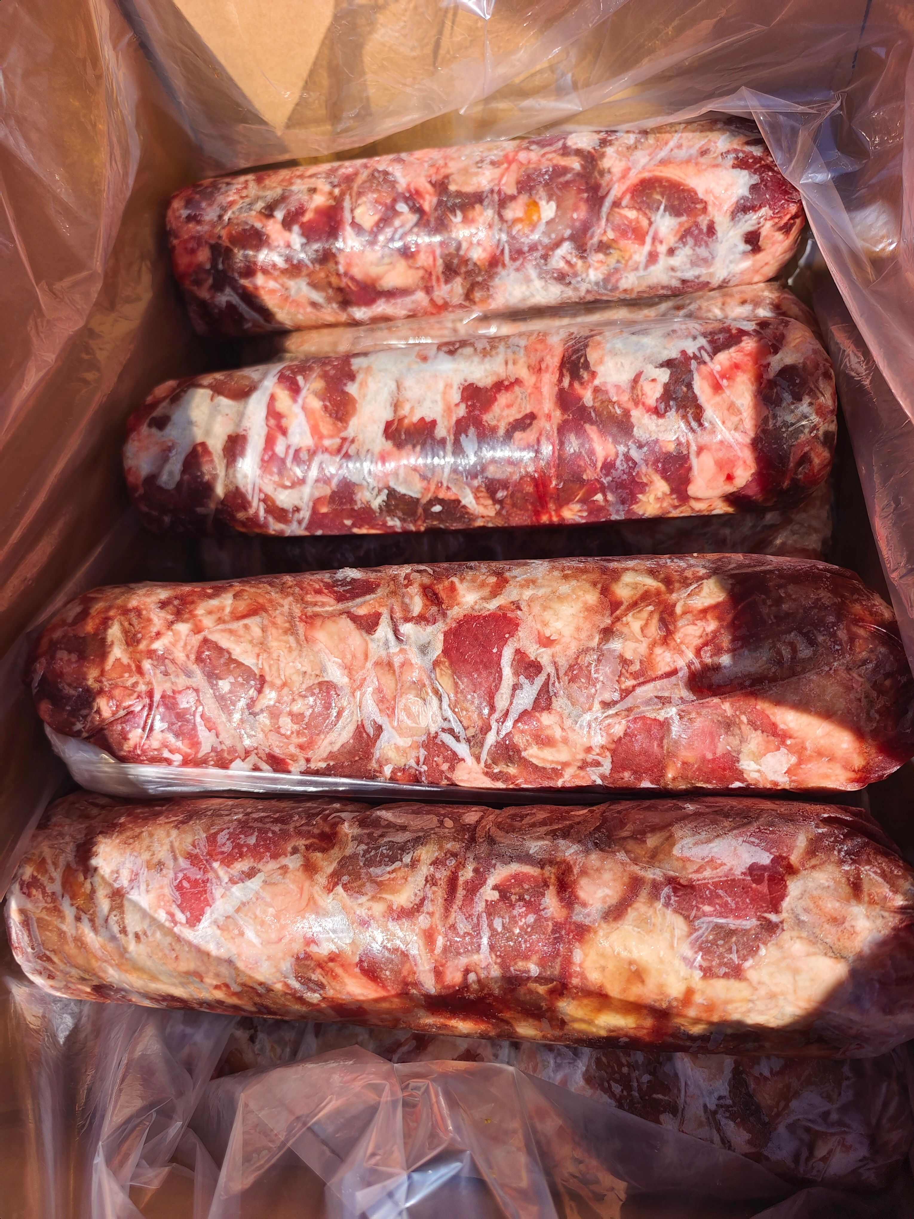 锡林浩特【牛碎肉】做牛肉干下来的边角料，筋多肉少带油，筋头巴脑锅超好