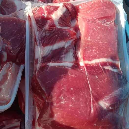 生态黑猪肉、藏香猪肉、草猪肉，内蒙古牧区散养，溜达猪。