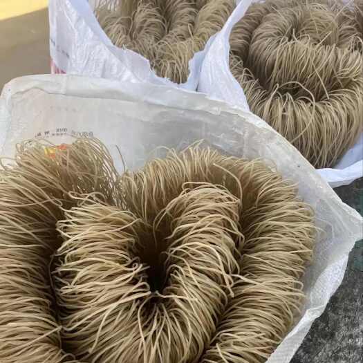 商丘农村自家种植红薯打粉手工下的粉条纯红薯粉条