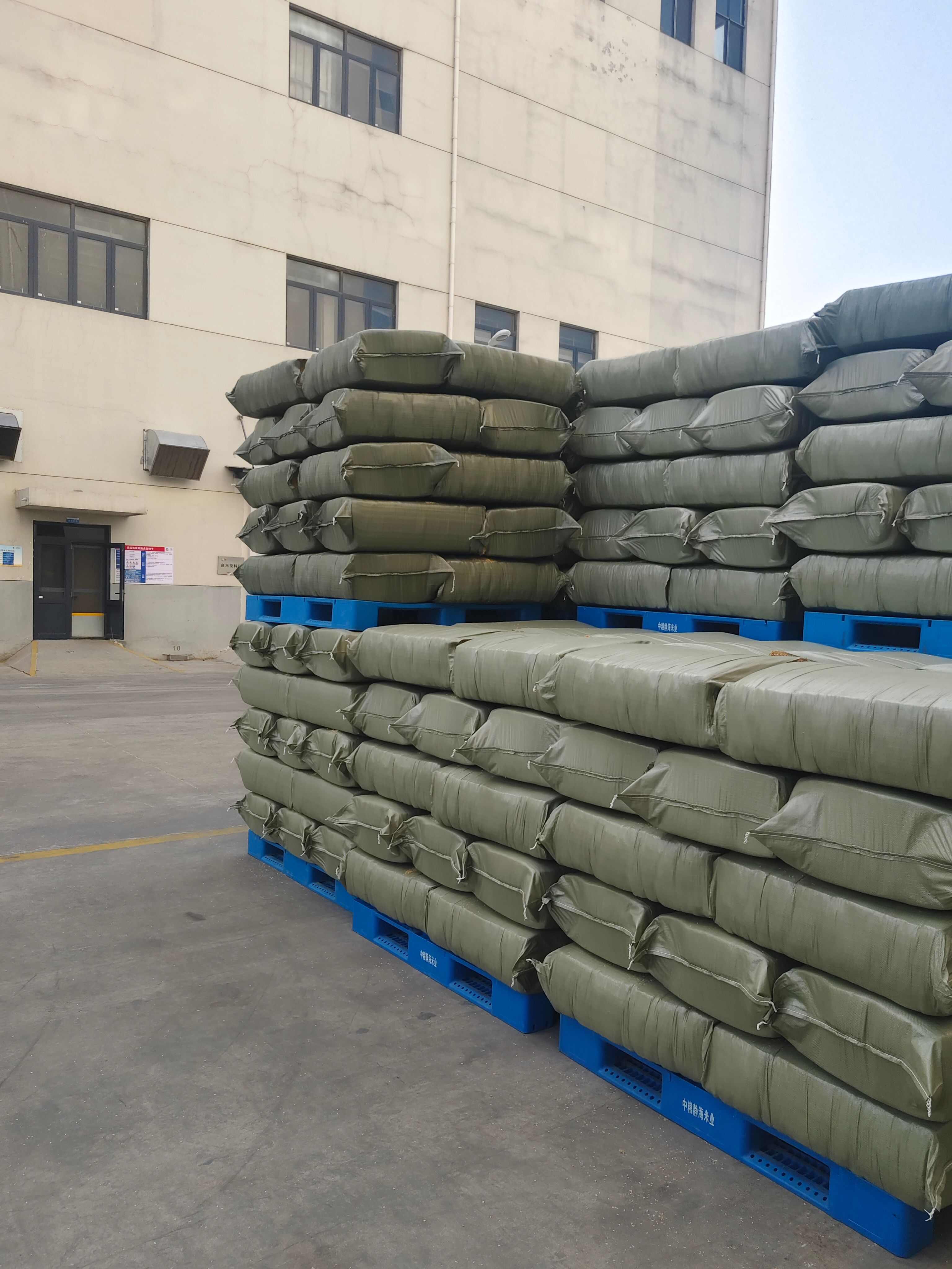 现货批发 新鲜干净压缩稻壳 养殖垫料酿酒原料除尘稻糠压缩