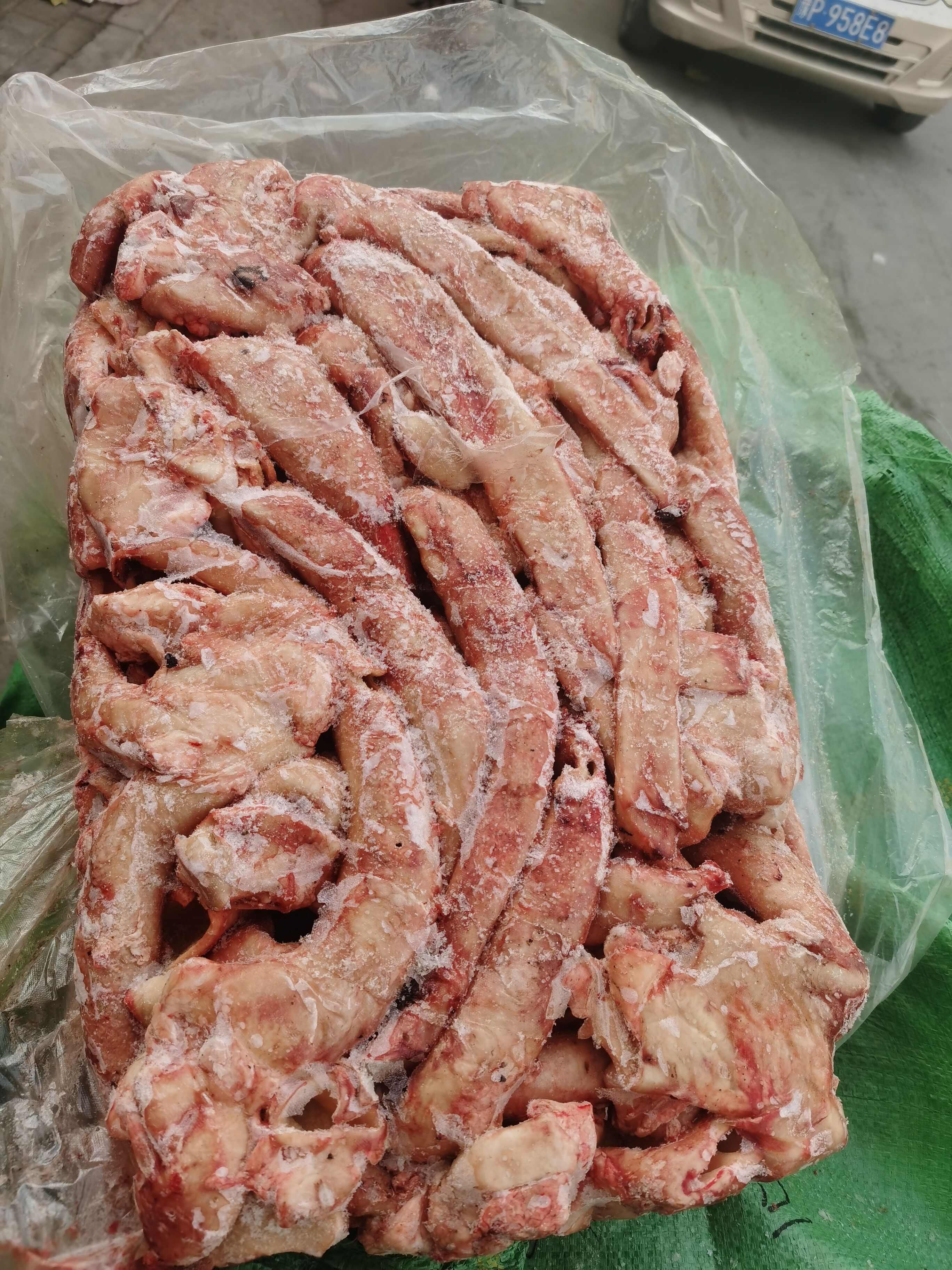 郑州牛心管国产鲜冻牛黄喉牛板筋牛腩筋牛筋皮牛肚牛肠纯干工厂直发
