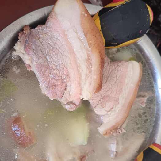 甘洛县凉山腊肉精肉60元/斤，五花肉45元/斤